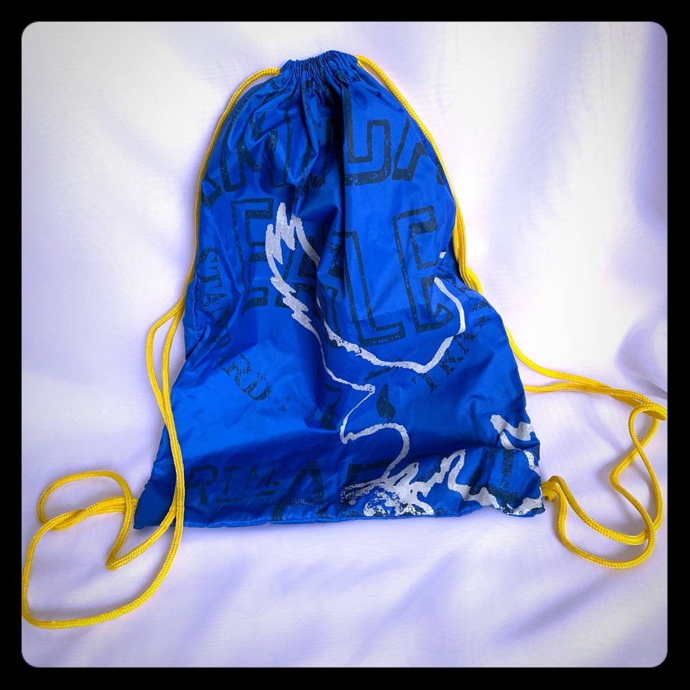 🛍 2/$15 AE Drawstring Sport Bag